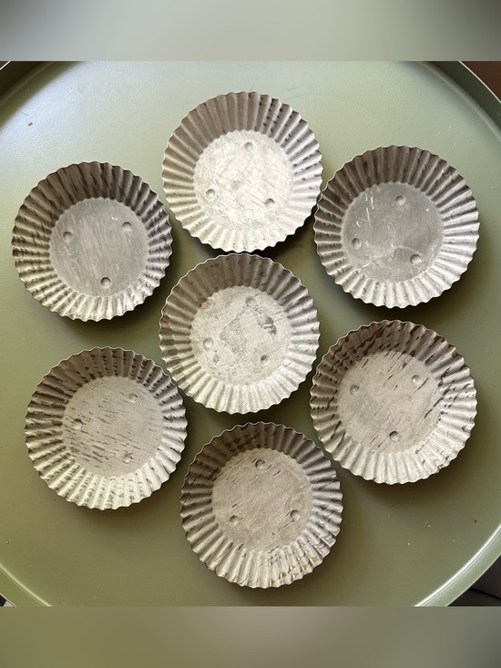 Other - 7 tart pans • small • metal • classic baking